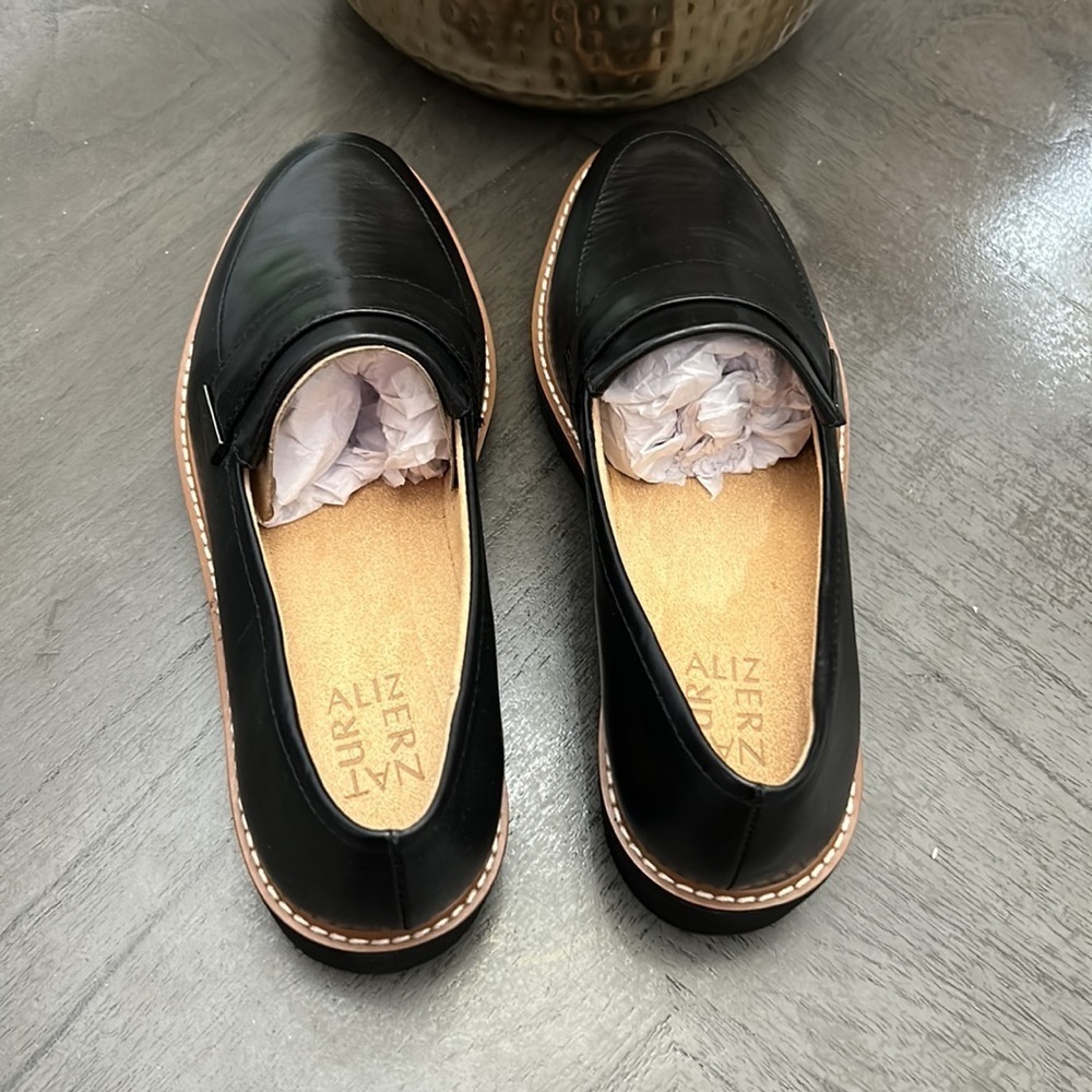 Naturalizer Adiline Platform Loafer (WIDE) - Picture 8 of 10
